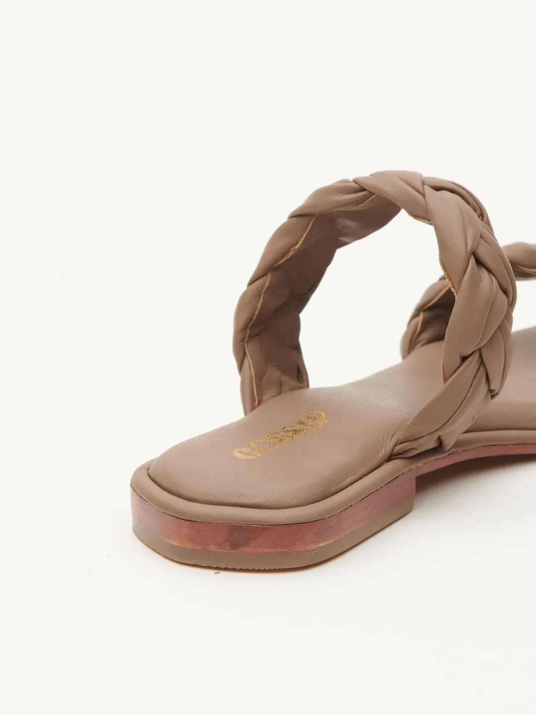 CLASSIC WOVEN FLATS