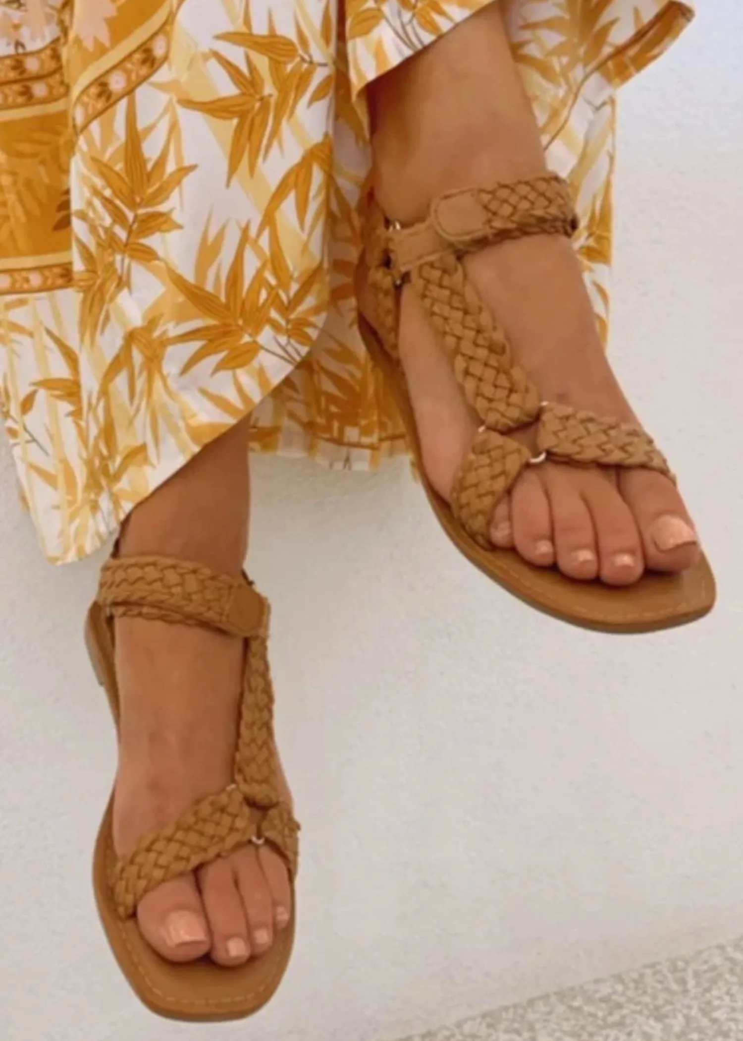 COUP LEATHER SANDALS - TAN
