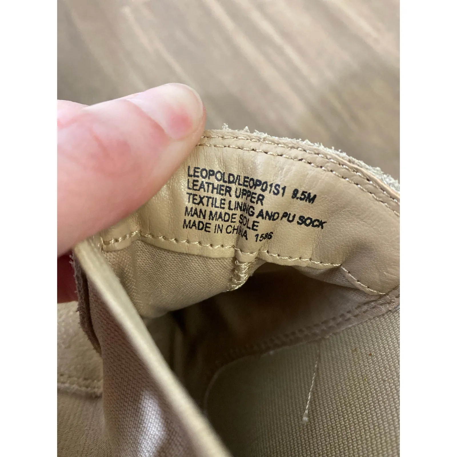 New without Box Steve Madden Suede Pull On Tan Flat Booties. Sz 9.5