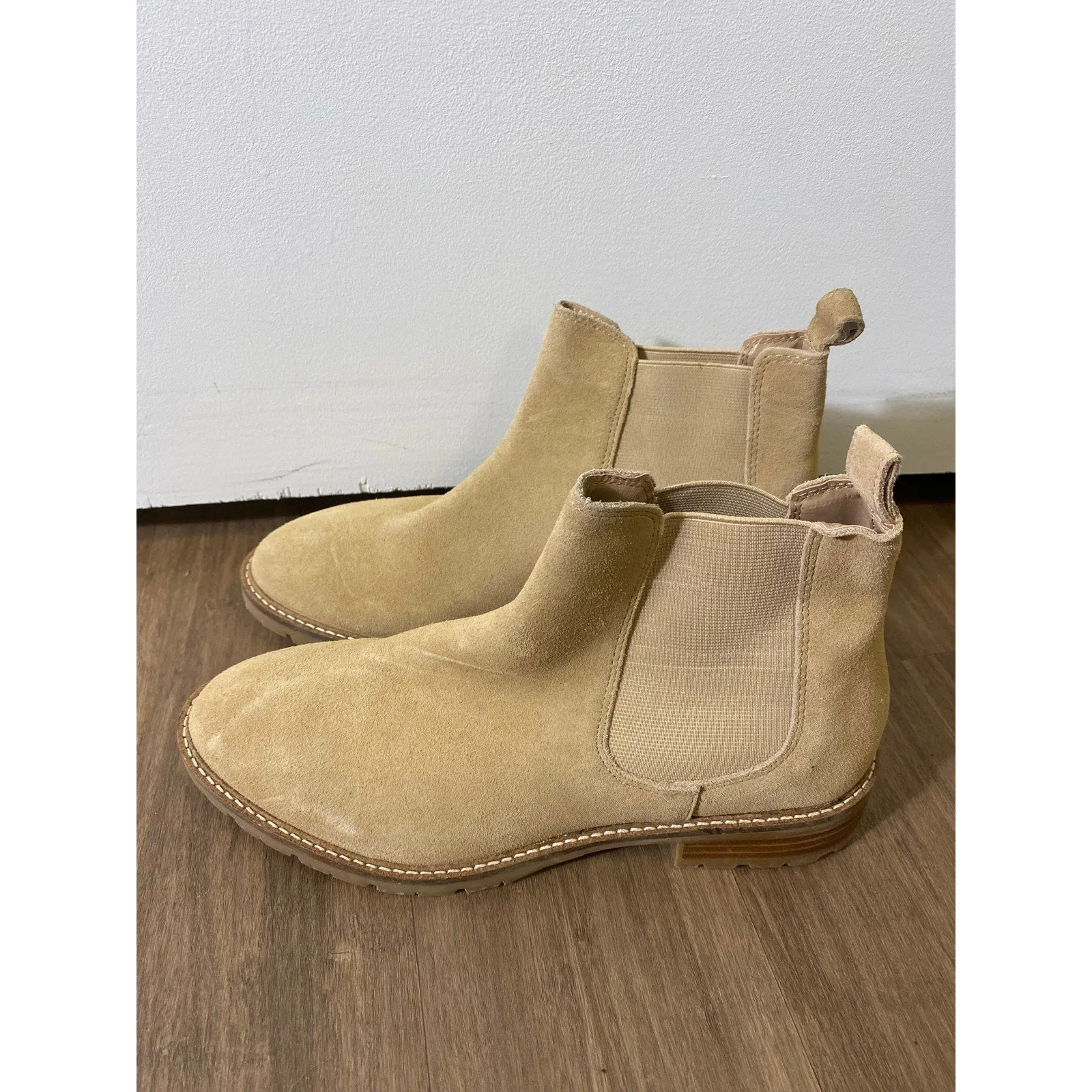 New without Box Steve Madden Suede Pull On Tan Flat Booties. Sz 9.5
