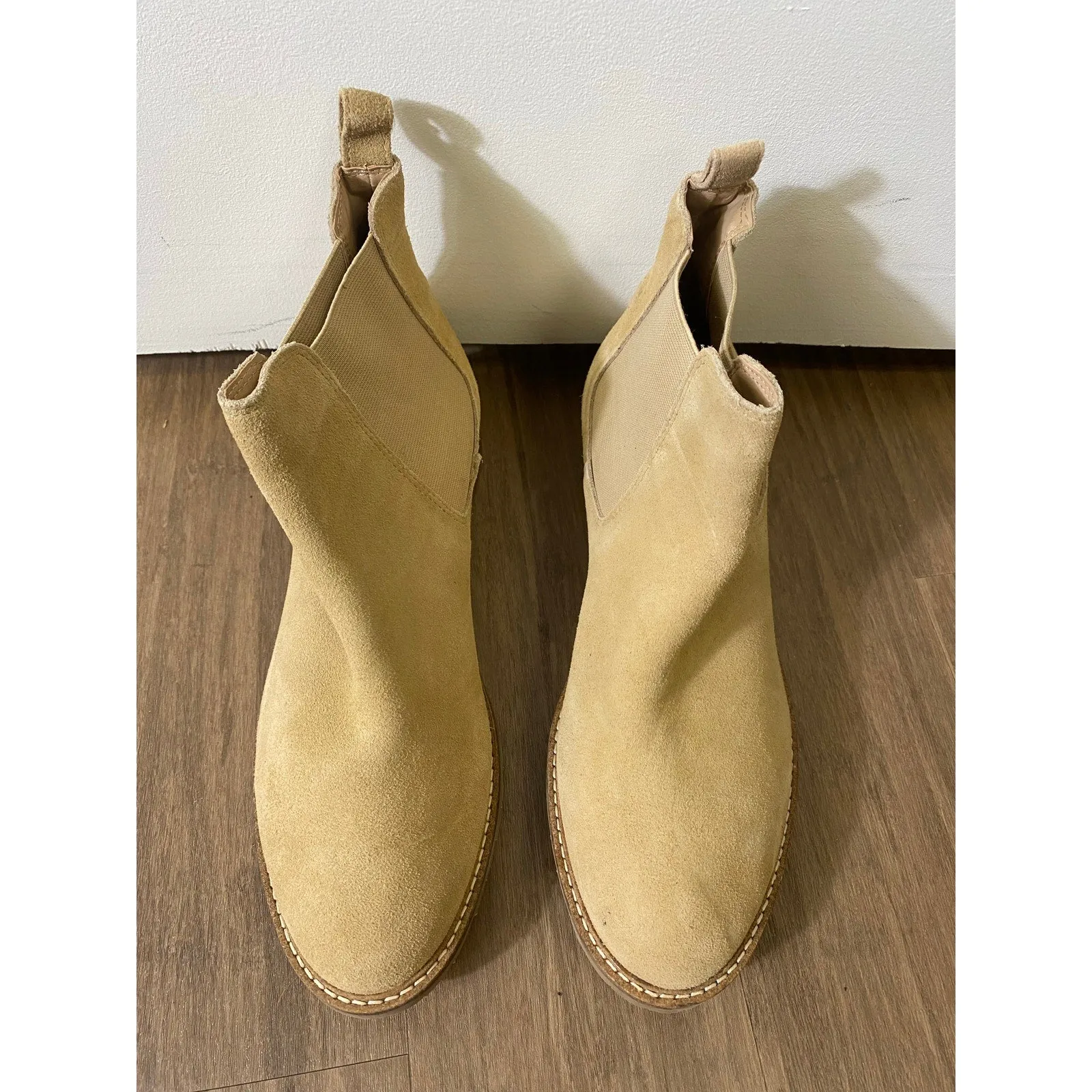 New without Box Steve Madden Suede Pull On Tan Flat Booties. Sz 9.5