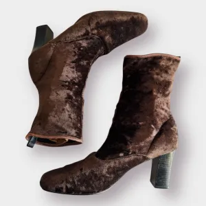 Y2K Caparros brown velvet ankle booties